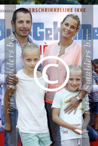 Amsterdam 17 juli 2016
Premiere huisdiergeheimen in Pathe arena. Sebastiaan Bleekemolen met gezin