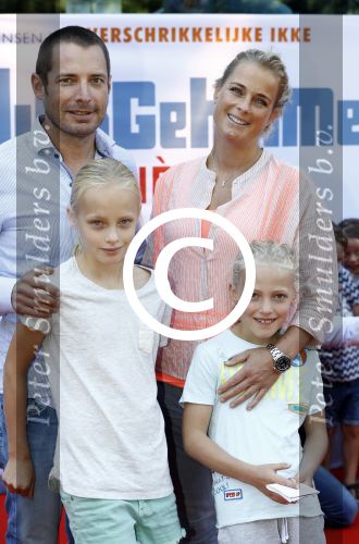Amsterdam 17 juli 2016
Premiere huisdiergeheimen in Pathe arena. Sebastiaan Bleekemolen met gezin