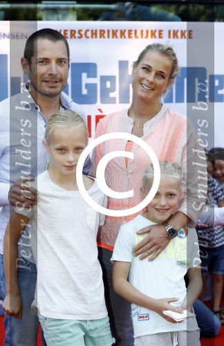 Amsterdam 17 juli 2016
Premiere huisdiergeheimen in Pathe arena. Sebastiaan Bleekemolen met gezin