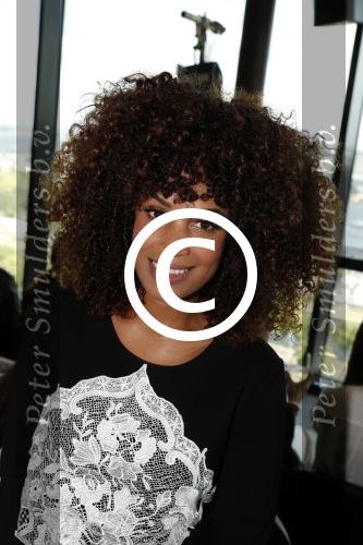 Amsterdam 11 juli 2016 
Modeshow Maria Tailor in de amsterdam Lookout aan het IJ. Sharon Doorson met vriend