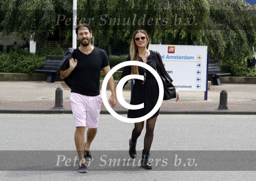 Amsterdam Schiphol 7 juli 2016
Sylvia Geersen voor het eerst met haar man Rogelio Castro Martinez in Nederland.