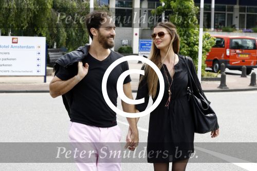 Amsterdam Schiphol 7 juli 2016
Sylvia Geersen voor het eerst met haar man Rogelio Castro Martinez in Nederland.
