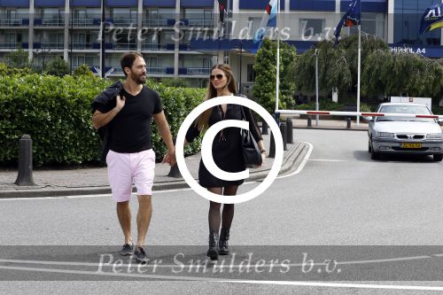Amsterdam Schiphol 7 juli 2016
Sylvia Geersen voor het eerst met haar man Rogelio Castro Martinez in Nederland.