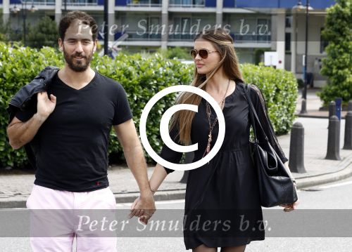 Amsterdam Schiphol 7 juli 2016
Sylvia Geersen voor het eerst met haar man Rogelio Castro Martinez in Nederland.