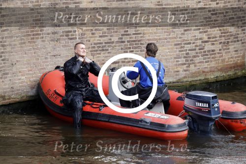 Amsterdam 11 juli 2016
Opnames the hitmans bodyguard met Samuel L Jackson. Ook een look a like van Samuel speelt mee. Opnames vomnden plaats op de grachten van amsterdam.