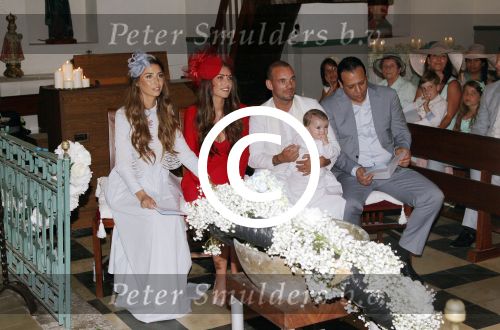 ibiza 2 juli 2016
Doop Xess Xava in dezelfde kerk waar Yolanthe vroeger gedoopt is.
Wesley Sneijder Yolanthe  haar zussen en de moeders zijn natuurlijk aanwezig.