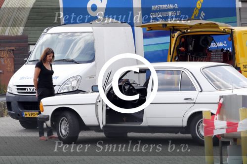 Amsterdam 15 juli 2016
Isa Hoes heeft problemen met haar auto/mercedes en wordt geholpen door de ANWB