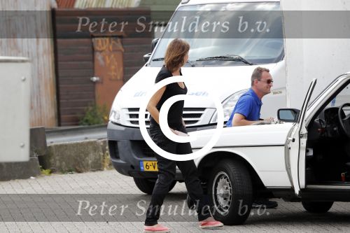 Amsterdam 15 juli 2016
Isa Hoes heeft problemen met haar auto/mercedes en wordt geholpen door de ANWB