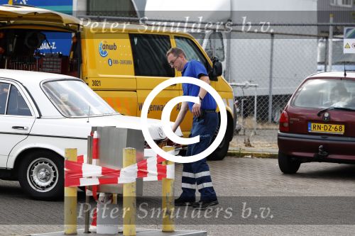 Amsterdam 15 juli 2016
Isa Hoes heeft problemen met haar auto/mercedes en wordt geholpen door de ANWB