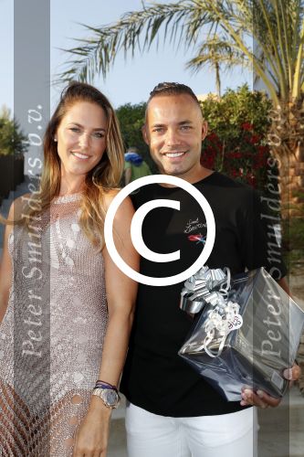 ibiza 23 juni 2017
Opening restarant club Xaxa van EWesley Sneijder en zijn vrouw Yolanthe Sneijder Cabau op eht strand van Cala Tarida. Demy de Zeeuw met vriendin