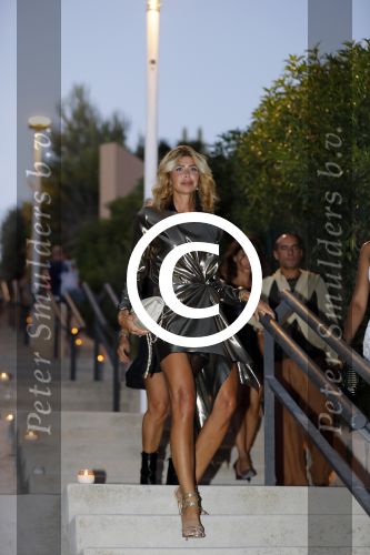 ibiza 23 juni 2017
Opening restarant club Xaxa van EWesley Sneijder en zijn vrouw Yolanthe Sneijder Cabau op eht strand van Cala Tarida. Estelle Cruijff