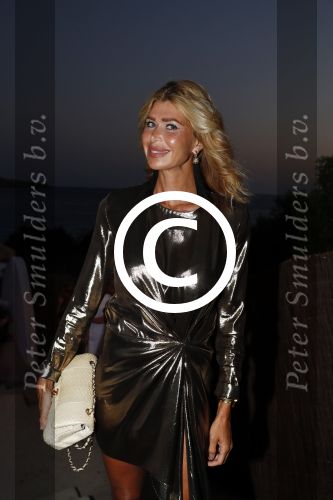 ibiza 23 juni 2017
Opening restarant club Xaxa van EWesley Sneijder en zijn vrouw Yolanthe Sneijder Cabau op eht strand van Cala Tarida. Estelle Cruijff