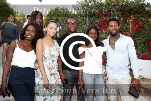 ibiza 23 juni 2017
Opening restarant club Xaxa van EWesley Sneijder en zijn vrouw Yolanthe Sneijder Cabau op eht strand van Cala Tarida. Jeremain Lens met zijn familie