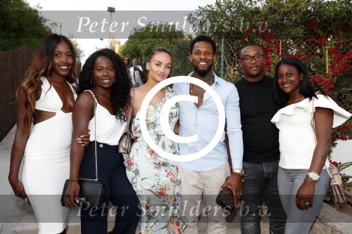 ibiza 23 juni 2017
Opening restarant club Xaxa van EWesley Sneijder en zijn vrouw Yolanthe Sneijder Cabau op eht strand van Cala Tarida. Jeremain Lens met zijn familie