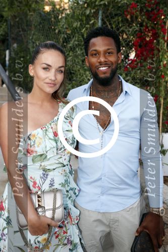 ibiza 23 juni 2017
Opening restarant club Xaxa van EWesley Sneijder en zijn vrouw Yolanthe Sneijder Cabau op eht strand van Cala Tarida. Jeremain Lens met zijn familie
