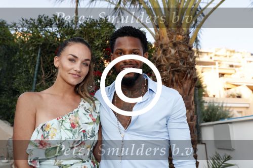 ibiza 23 juni 2017
Opening restarant club Xaxa van EWesley Sneijder en zijn vrouw Yolanthe Sneijder Cabau op eht strand van Cala Tarida. Jeremain Lens met vriendin Daisy en familie