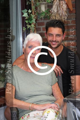 Landgraaf 22 Juni 2017
Loek Kessels (Lieve Mona) en haar kleinzoon Rick Vliegen