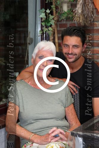 Landgraaf 22 Juni 2017
Loek Kessels (Lieve Mona) en haar kleinzoon Rick Vliegen
