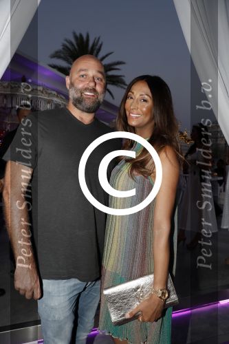 ibiza 23 juni 2017
Opening restarant club Xaxa van EWesley Sneijder en zijn vrouw Yolanthe Sneijder Cabau op eht strand van Cala Tarida. Maria Tailor met vriend