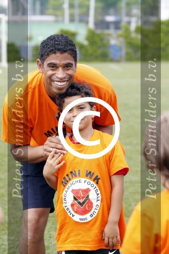 Amsterdam 17 juni 2017
Michael Reiziger met zijn zoon bij AFC mini wk