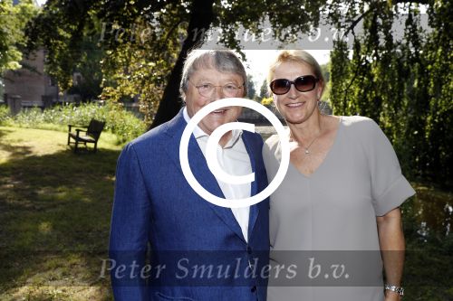 Haarzuilens 21 juni 2017
Haringparty bij kasteel de Haar. Oger Lussink met zijn vriendin