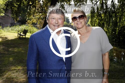 Haarzuilens 21 juni 2017
Haringparty bij kasteel de Haar. Oger Lussink met zijn vriendin