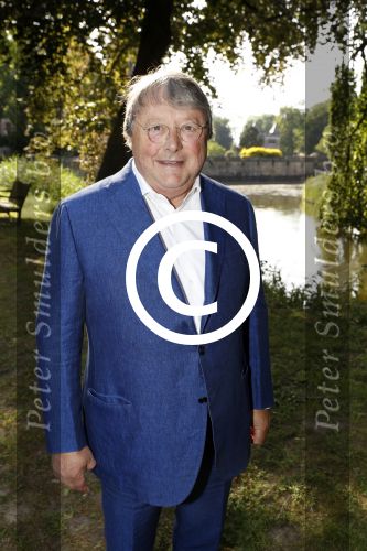 Haarzuilens 21 juni 2017
Haringparty bij kasteel de Haar. Oger Lussink met zijn vriendin