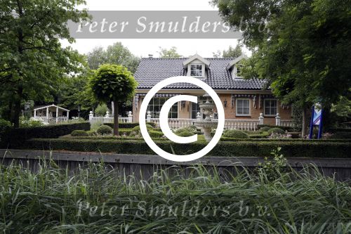 Hendrik ido Ambacht 27 juni 2017
Nieuwe huis Patricia Paay en Robbert Hinfelaar