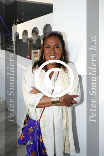 ibiza 23 juni 2017
Opening restarant club Xaxa van EWesley Sneijder en zijn vrouw Yolanthe Sneijder Cabau op eht strand van Cala Tarida. Patty Brard met man Antoine