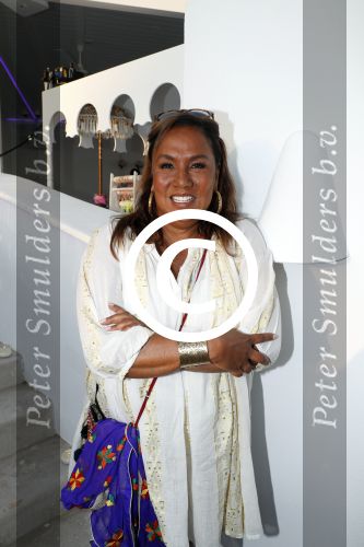 ibiza 23 juni 2017
Opening restarant club Xaxa van EWesley Sneijder en zijn vrouw Yolanthe Sneijder Cabau op eht strand van Cala Tarida. Patty Brard met man Antoine