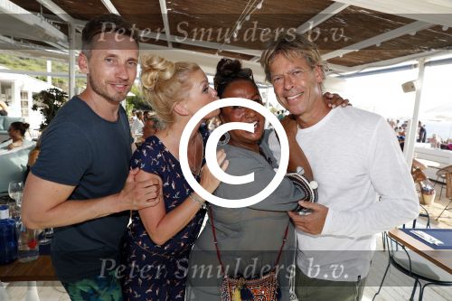 ibiza 24 juni 2017
Patty Brard met haar man Antoine de Vijver op ibiza