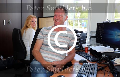 Harlingen, 25 Juni 2017
Piet Paulusma zijn huis en met zijn dochters en in aktie