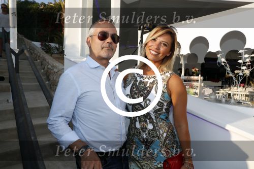 ibiza 23 juni 2017
Opening restarant club Xaxa van EWesley Sneijder en zijn vrouw Yolanthe Sneijder Cabau op eht strand van Cala Tarida. Rebecca Cabau v Kasbergen