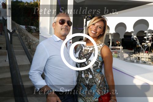 ibiza 23 juni 2017
Opening restarant club Xaxa van EWesley Sneijder en zijn vrouw Yolanthe Sneijder Cabau op eht strand van Cala Tarida. Rebecca Cabau v Kasbergen
