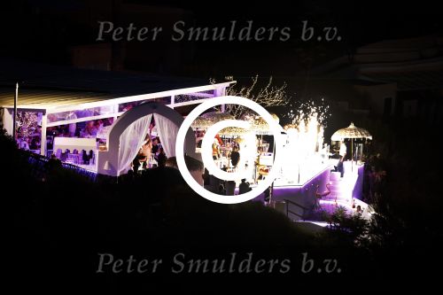 ibiza 23 juni 2017
Opening restarant club Xaxa van EWesley Sneijder en zijn vrouw Yolanthe Sneijder Cabau op eht strand van Cala Tarida.
