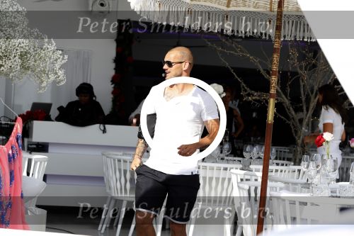ibiza 23 juni 2017
Opening restarant club Xaxa van EWesley Sneijder en zijn vrouw Yolanthe Sneijder Cabau op eht strand van Cala Tarida.