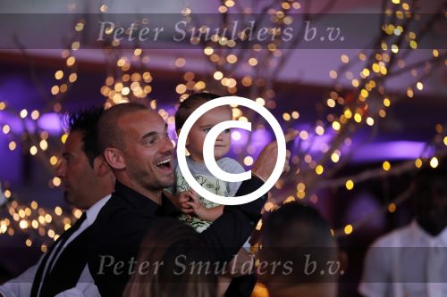 ibiza 23 juni 2017
Opening restarant club Xaxa van EWesley Sneijder en zijn vrouw Yolanthe Sneijder Cabau op eht strand van Cala Tarida.