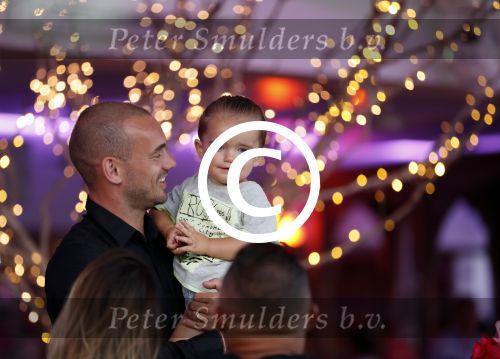 ibiza 23 juni 2017
Opening restarant club Xaxa van EWesley Sneijder en zijn vrouw Yolanthe Sneijder Cabau op eht strand van Cala Tarida.