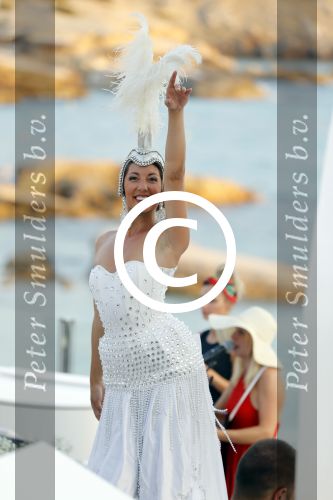 ibiza 23 juni 2017
Opening restarant club Xaxa van EWesley Sneijder en zijn vrouw Yolanthe Sneijder Cabau op eht strand van Cala Tarida.