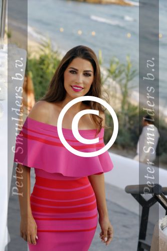 ibiza 23 juni 2017
Opening restarant club Xaxa van EWesley Sneijder en zijn vrouw Yolanthe Sneijder Cabau op eht strand van Cala Tarida.