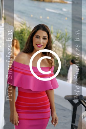 ibiza 23 juni 2017
Opening restarant club Xaxa van EWesley Sneijder en zijn vrouw Yolanthe Sneijder Cabau op eht strand van Cala Tarida.