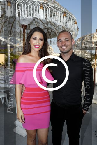 ibiza 23 juni 2017
Opening restarant club Xaxa van EWesley Sneijder en zijn vrouw Yolanthe Sneijder Cabau op eht strand van Cala Tarida.