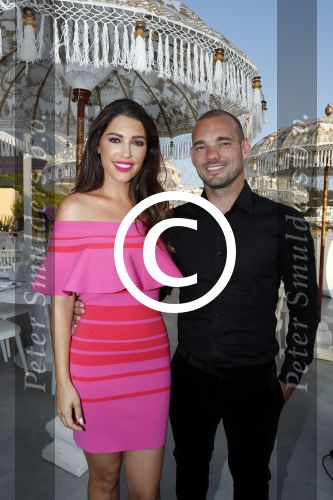 ibiza 23 juni 2017
Opening restarant club Xaxa van EWesley Sneijder en zijn vrouw Yolanthe Sneijder Cabau op eht strand van Cala Tarida.