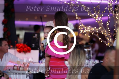 ibiza 23 juni 2017
Opening restarant club Xaxa van EWesley Sneijder en zijn vrouw Yolanthe Sneijder Cabau op eht strand van Cala Tarida.. yolanthe met zoon Xess Xava