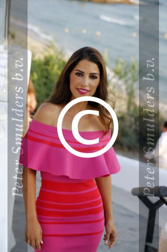 ibiza 23 juni 2017
Opening restarant club Xaxa van EWesley Sneijder en zijn vrouw Yolanthe Sneijder Cabau op eht strand van Cala Tarida.