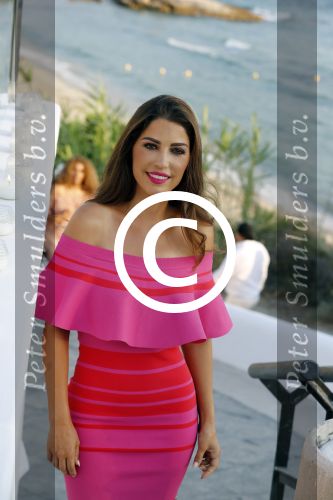 ibiza 23 juni 2017
Opening restarant club Xaxa van EWesley Sneijder en zijn vrouw Yolanthe Sneijder Cabau op eht strand van Cala Tarida.