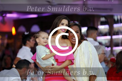 ibiza 23 juni 2017
Opening restarant club Xaxa van EWesley Sneijder en zijn vrouw Yolanthe Sneijder Cabau op eht strand van Cala Tarida.