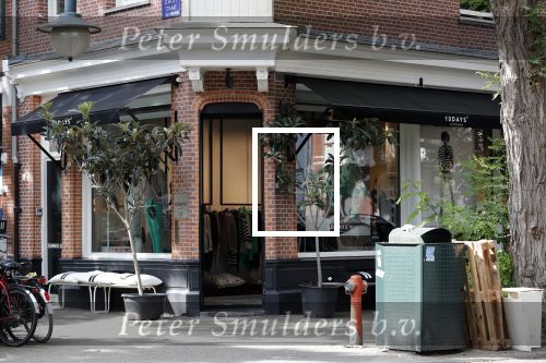 Amsterdam 14 juli 2018
Neelie Kroes aan het winkelen met haar kleindochter. 10 days