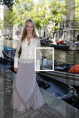 Amsterdam 29 juni 2018
Alwien Tulner met een kennis op de grachten van Amsterdam.