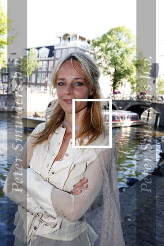 Amsterdam 29 juni 2018
Alwien Tulner met een kennis op de grachten van Amsterdam.